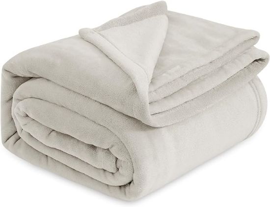 图片 Bedsure Fleece Blanket Queen Blanket Linen - 280GSM Soft Lightweight Plush Cozy Blankets for Bed, Sofa, Couch, Travel, Camping
