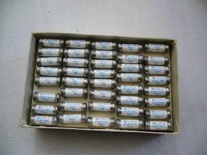 图片 其他纸介质或塑料介质电容器